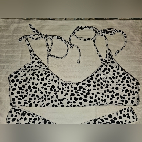 ZAFUL 2pc.Bathing Suit Black & White sz S "K" - Picture 2 of 7